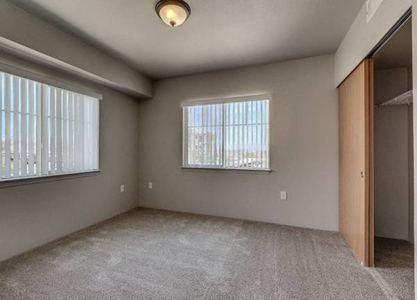 $1,126 / 2br - Social Functions, Kitchen Pantries, Media/Theater/Craft Rooms (2250 Cougar Drive, Laughlin, NV)63618517810689124