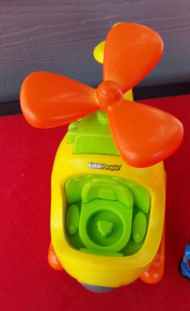 Helicóptero vintage de Fisher Price Little People con figura - $20 (Tacoma)63439433760129123