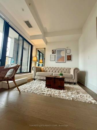 1 bed 1 bath condo @ Bathurst/Niagara w balcony available now 1