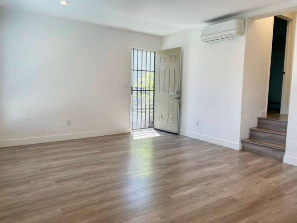 $2,005 / 2br - 742ft2 - Perfect Location For Your Relocation (Oakland)63836553989763121