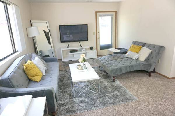 $845 / 1br - 700ft2 - 1 Bed-Near Benson and nestled in trees with large green space to relax (Omaha, NE)63681695717761120