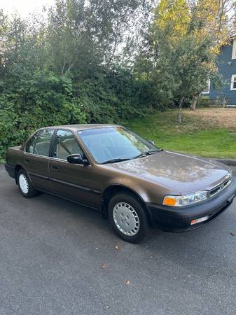 1990 Honda Accord DX 54k miles - $6,500 (Everett)63474299755137121