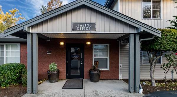 Onsite Management and Maintenance, Bike Lanes, 2/bd 1/ba 1