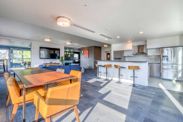 $2,139 / 506ft2 - Tumbonas, Armarios grandes, Estudio 1ba (905 Dexter Ave N, Seattle, WA)63808083681665123