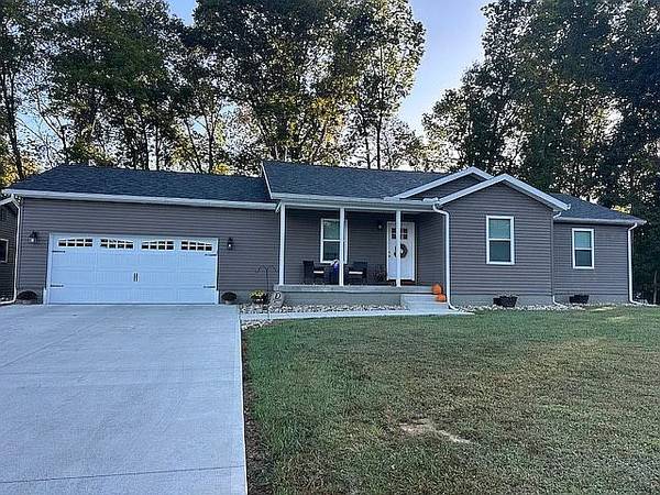 $910 / 3br - 1615 Quail Hollow Dr, Cambridge, OH64027277101313120