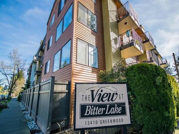 $1,995 / 2br - 850ft2 - Seattle WA, Translation Service Available, 2BD 2BA (13410 Greenwood Ave N, Seattle, WA)63929302744194120