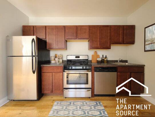 $1,775 / 1br - Bright & Pet-Friendly 1-Bedroom Near Wrigley Field (Lakeview)63960009539331122