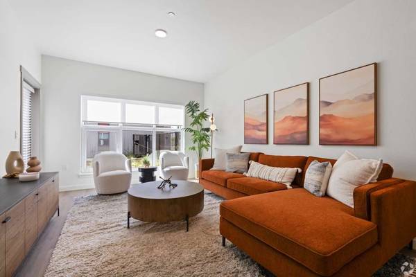 $3,029 / 3br - 1274ft2 - 3/BD 2/BA, Kitchen Island (Select Floorplans), Garages (southport)64043836867713121