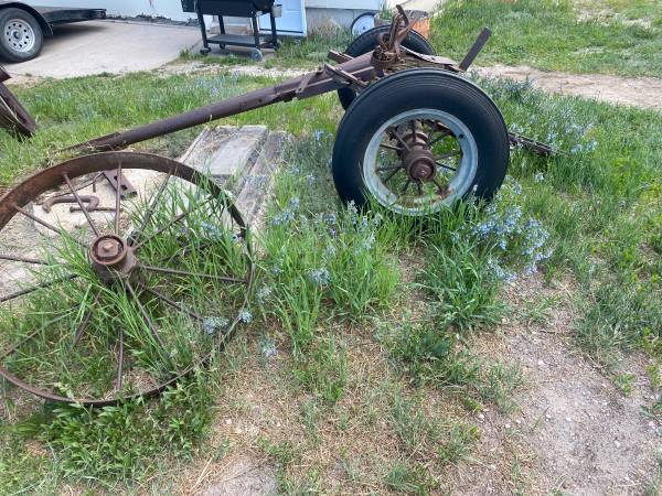 Hay Wagon Axle Assembly Yard Art 1