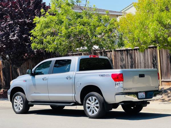 2012 Toyota Tundra Crewmax Platinum 5.7L 4X4 - único dueño - $21,500 (los gatos)63654698256899122