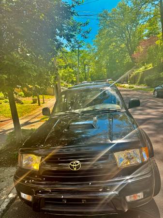 2002 TOYOTA 4RUNNER 4WD SR5 - $3,000 (Flushing)63614121637379120