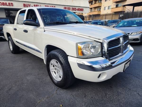 2005 Dodge Dakota Quad Cab Laramie - $7,995 (Valle de Mission - Importaciones de Autos Prime)63440881391617124