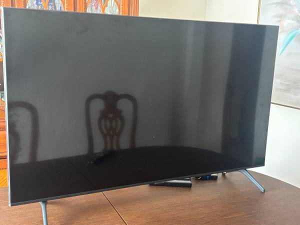 50" Smart TV 1