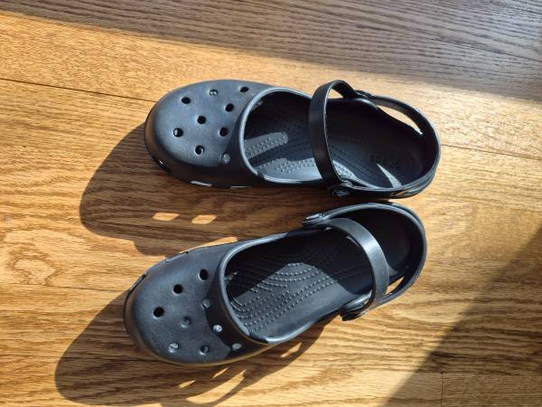 CROCS Womens clogs mary jane shoes size 8 sandals 1