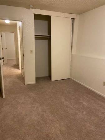 $1,440 / 2br - 746ft2 - Great price on this spacious 2 bed, 1 bath! Check out our deals! (Anchorage)63991792485890122