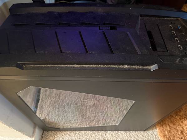 Full size computer case w/5 case fans 1