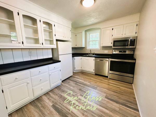 Charming Home Close to Everything! 1