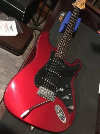 KRAMER FOCUS ELECTRIC GUITAR 1