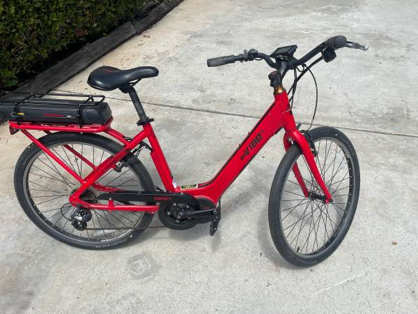 IZIP I ZIP E3 VIBE MEDIUM EBIKE BIKE ELECTRIC 48V tranzx currie 26” 1