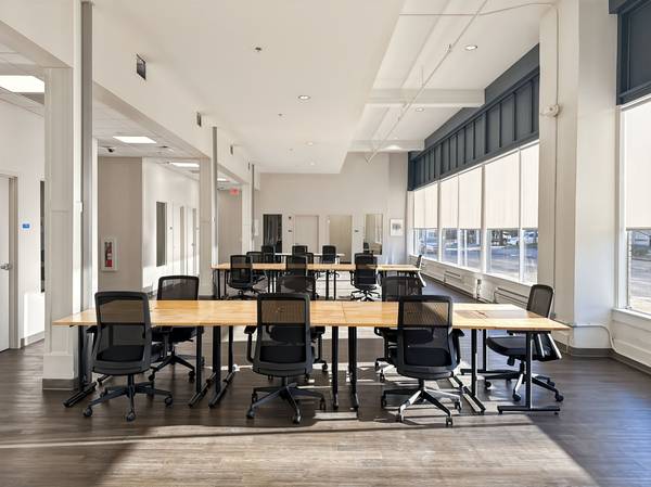 $223 24/7 access to your dedicated workplace-all amenities included! (Charleston)63672915367809120