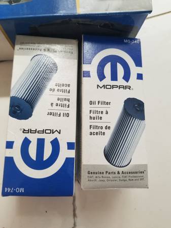 Filtro de aceite Mopar, nuevo MO-744 - $10 (Auburn)63470089865091121