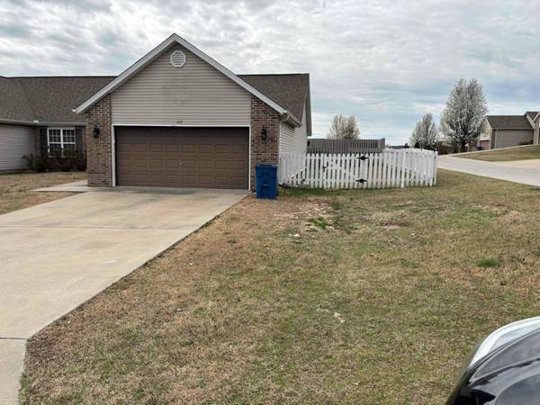 $1750.00 / 3br - 1383ft2 - 157 Forest63754857417345120