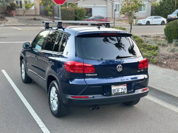 2013 VOLKSWAGEN TIGUAN S - $5,800 (hayward / castro valley)63622721678337122