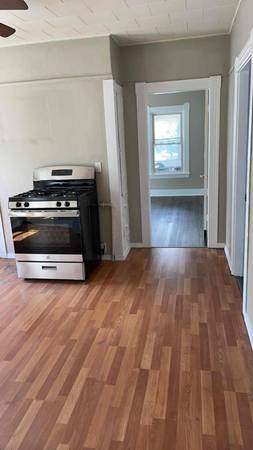 Modern 1st floor 2nr unit!! 1