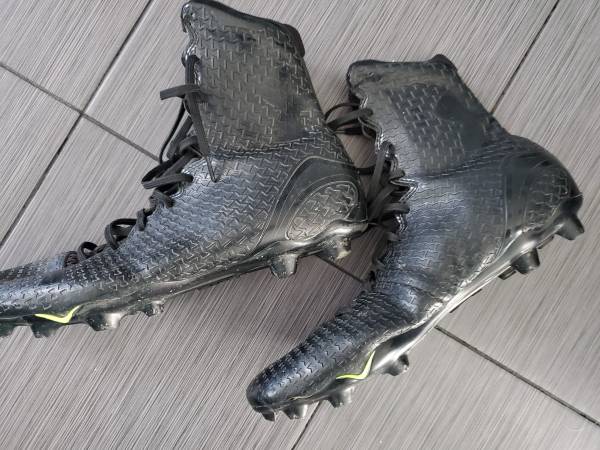 ~*~ Cleats  (More Ads by User) ~*~ 1