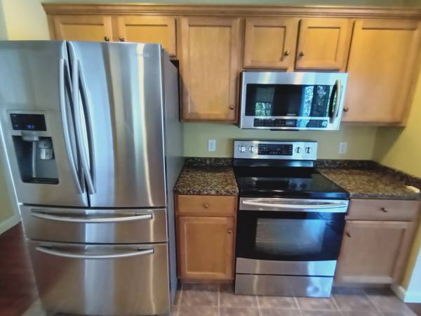 $3,200 / 2br - Beautiful condo for rent located in Abington (Abington)63863137051907122