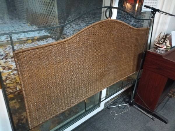 BED HEADBOARD KING 1