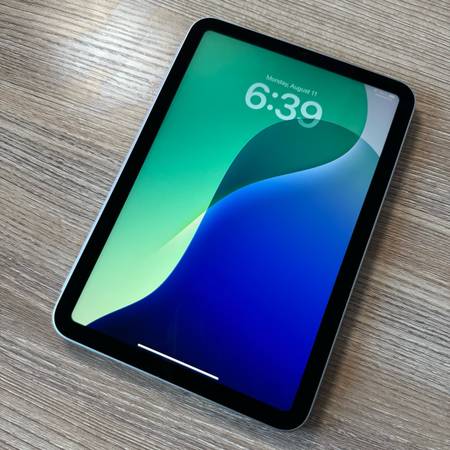 iPad Mini A17 Pro con funda inteligente - $480 (Rohnert Park)63439999962497123