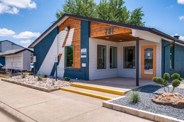 $1,079 / 1br - 600ft2 - Escape to Cedar Hill: 1 BR Haven w/ Resort Pool Access (Cedar Hill)63796477276547124