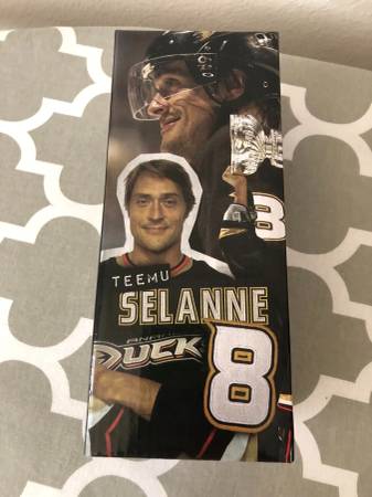 TEEMU SELANNE LEGACY BOBBLEHEAD 1