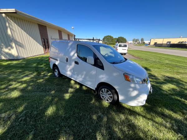 2017 Nissan NV 200 - Photo 2