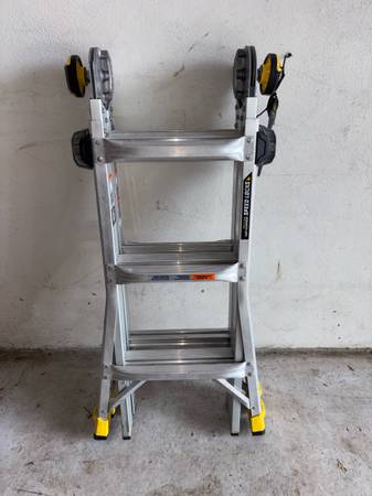 Gorilla 14FT Multi-Position Aluminum Ladder 300LB Capacity Excellent Condition 1
