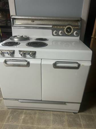 Vintage Frigidaire 40” Electric Range 1