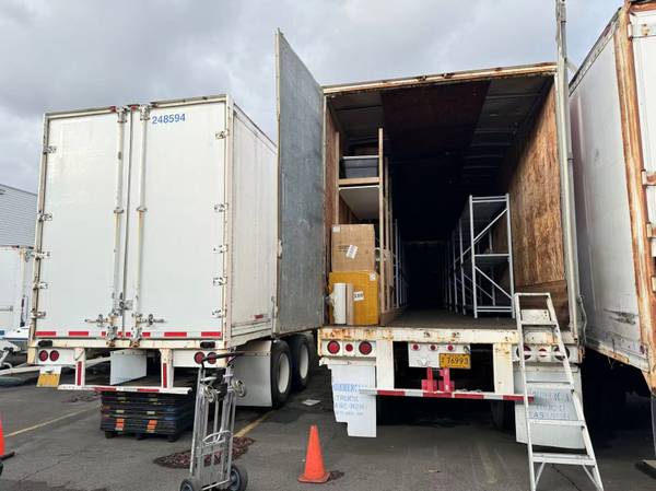 Clean, Secure 53' Semi-Trailer Storage for Rent – Built-In Heavy-Duty 1