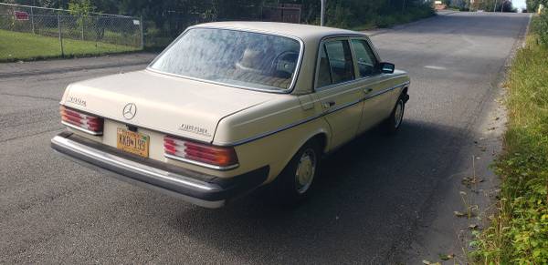 1979 Mercedes 300d - $5.200 (Anchorage)63470604844163122