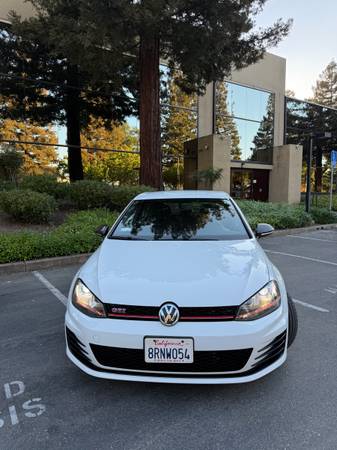 2017 VW GTI Sport – CARFAX limpio • Recién revisado - $17,000 (santa clara)63470897974017124