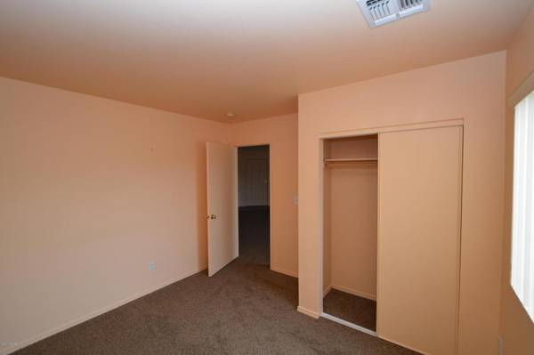 $1,650 / 3br - 1285ft2 - GORGEOUS 3 BR home!! (7009 E Strike Eagle Way)63675014319489122