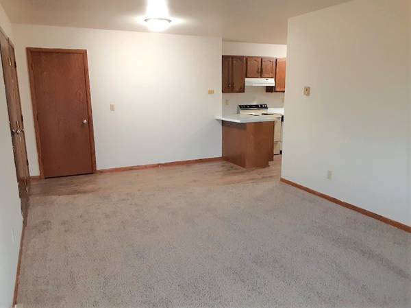 $625 / 2br - 750ft2 - 200 E. Krych St. #15 - 2 Bedroom / 1 Bathroom - Available October 2025 (Thorp)63845958420481122