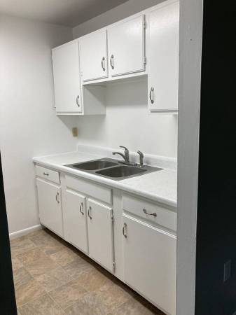 $1,000 / 1br - 650ft2 - 1 Bed, 1 Bath apartment - 4943 S. Catherine St. Apt D (Plattsburgh)63934288798594120