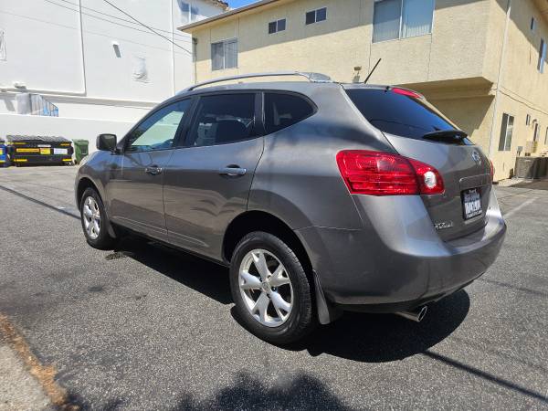 2009 Nissan Rogue SL - $4,700 (Studio City)63470774181633123
