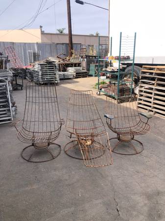 Mid Century Banana Siesta Lounge Plus 2 Chairs 1