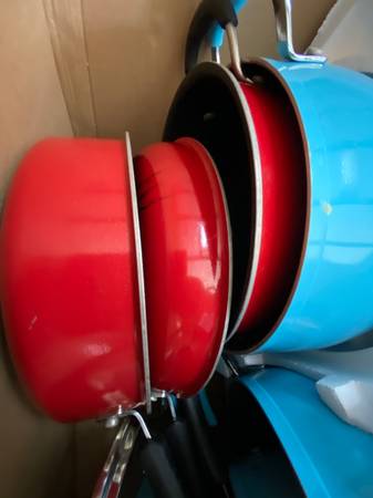 Full Set of Used Pots and Pans 1