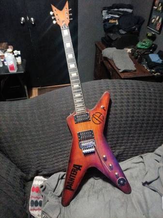 Electric guitar (DIME) 1