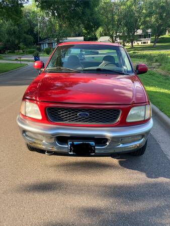 1997 Ford F150 4X4 cabina sencilla, cama de 8', $1.250 (Burnsville)63481148359171122