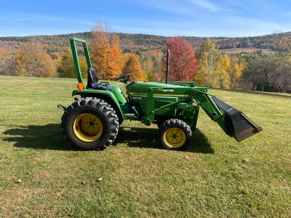 John Deere Tractor 790 1