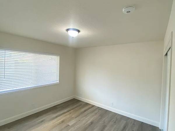 $1,000 / 1br - Fully updated 1-bedroom, 1-bath apartment in the heart of Millbrae (Millbrae)63933767627778121